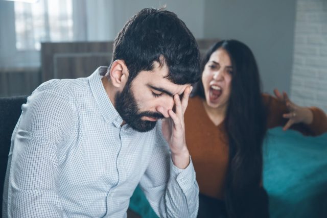 https://vedumm.com/wp-content/uploads/2026/03/angry-woman-sad-man-room_218381-2979-640x427.jpeg